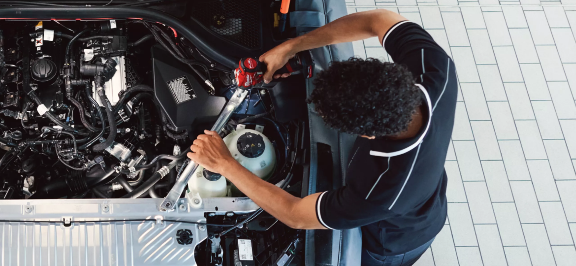 BMW Specialist Workshop vs General Mechanic: Which Should You Choose?